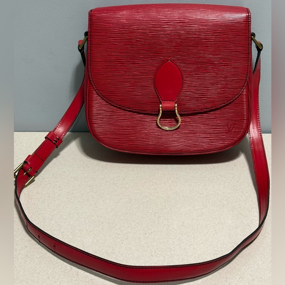 Louis Vuitton Saint Cloud GM Epi Leather
